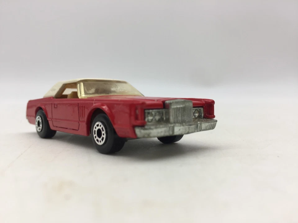 1979 Matchbox #28 Lesney Superfast Lincoln Continental Mk.V красный масштаб автомобиля - Изображение 2 из 4