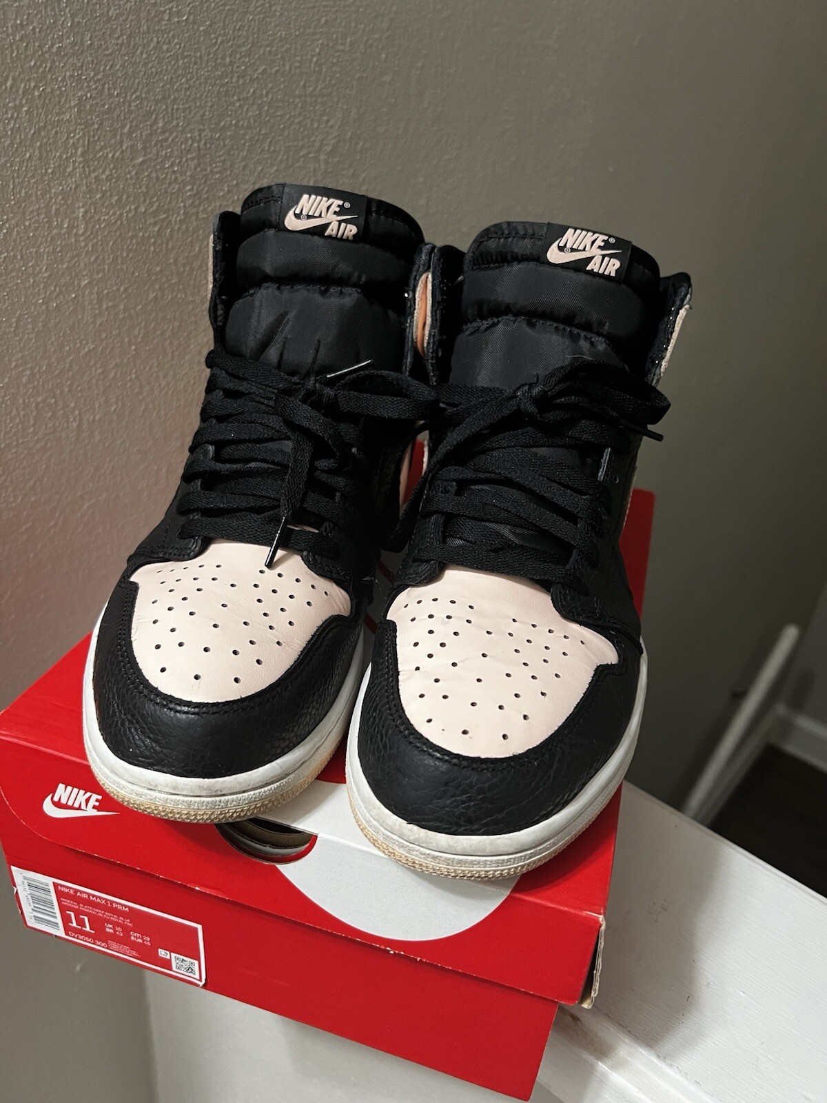Jordan Retro 1 Crimson Tint