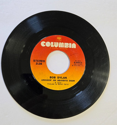 Bob Dylan Knockin' on Heaven's Door 45 rpm. Columbia. 4-45913. Good Condition.