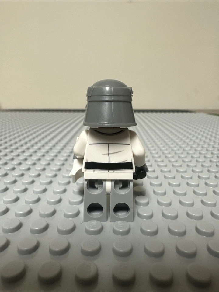 LEGO Star Wars Minifigure, Imperial AT-ST Driver, Hoth SW1183 - Image 2 of 4