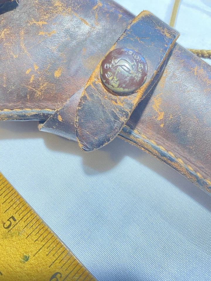 Pistola revólver de cuero marrón cabeza roja vintage estampada 204DB 6 ¡Bonita! Foto 4 de 4