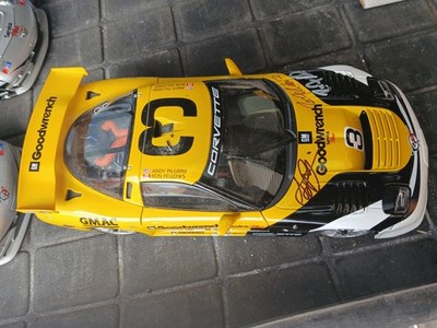 Corvette C5R Diecast. 2000 Texas winner. 1/18 Autoart Signed # 3