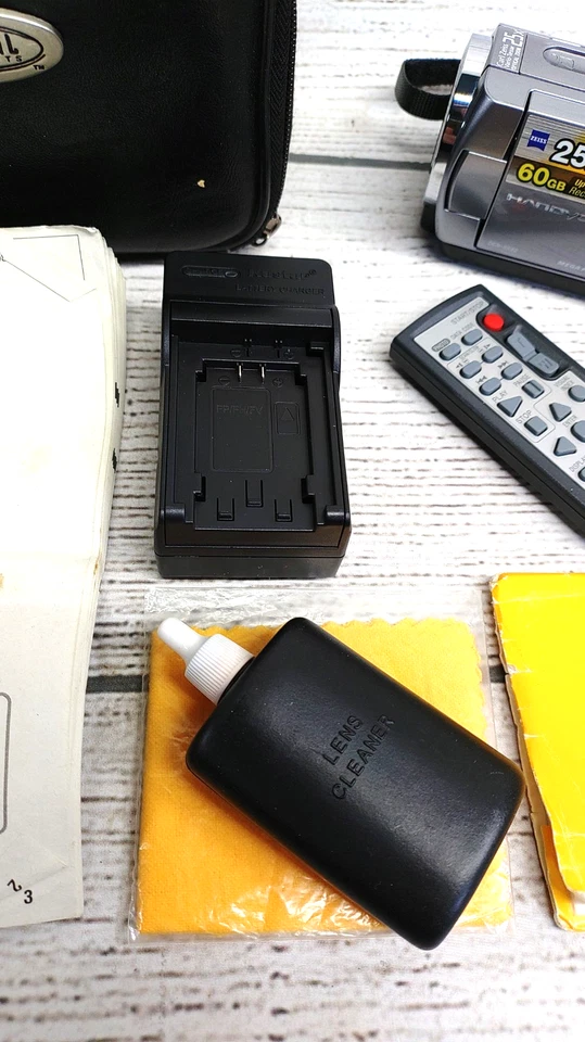 Sony Handycam DCR-SR42 HDD Camcorder 2000x Digital Zoom NEW BATTERY - TESTED - Image 3 of 4