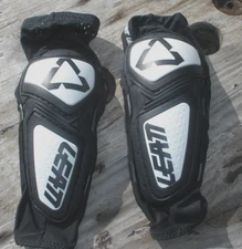 Leatt Elbow Guards Contour White / Black S/M 5019200140
