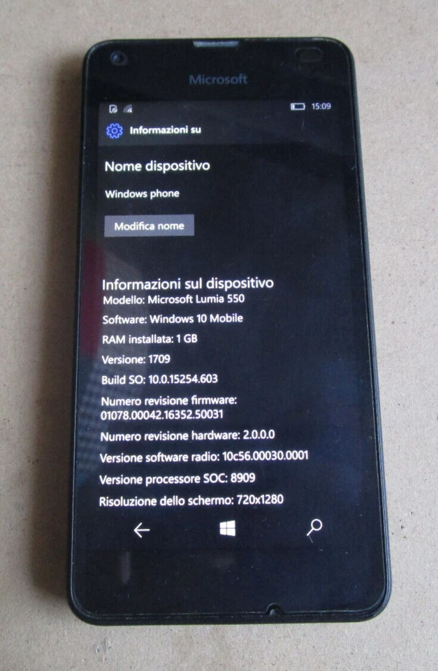 Smartphone Microsoft Lumia 550, modello RM-1127, nero, 8GB esp., 1GB RAM - Immagine 2 di 4