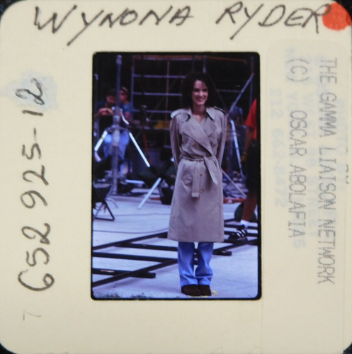 OA18-169 1990s Actress Wynona Ryder On Set Orig 35mm Oscar Abolafia COLOR SLIDE