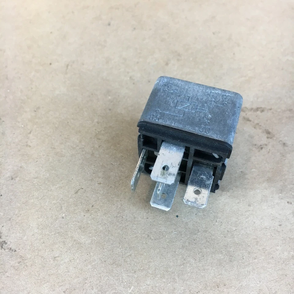 Relé principal multiusos Lucas 33393 fabricante de equipos originales Jaguar XJ6 XJS 5 pines pieza original Foto 4 de 4