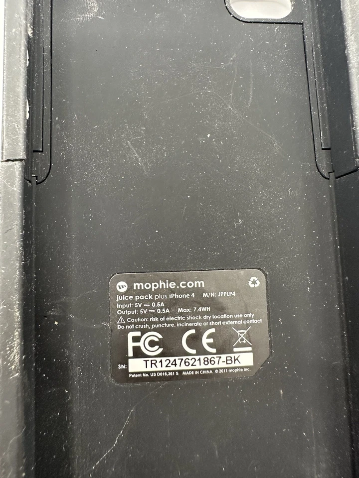Mophie Juice Pack Plus Battery Case for iPhone 4 (JPPLP4) Black - Image 2 of 3