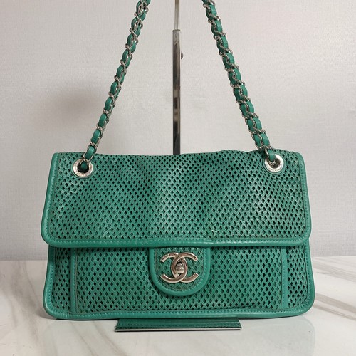 Chanel Classic Flap Medium Green Leather Silver HW Shoulder Bag Preowned Authent