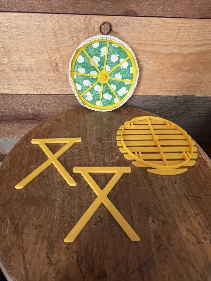 VTG Barbie size Patio Furniture-Table Chairs Swing-w/Box-READ DESCRIPTION 15A - Image 4 of 4