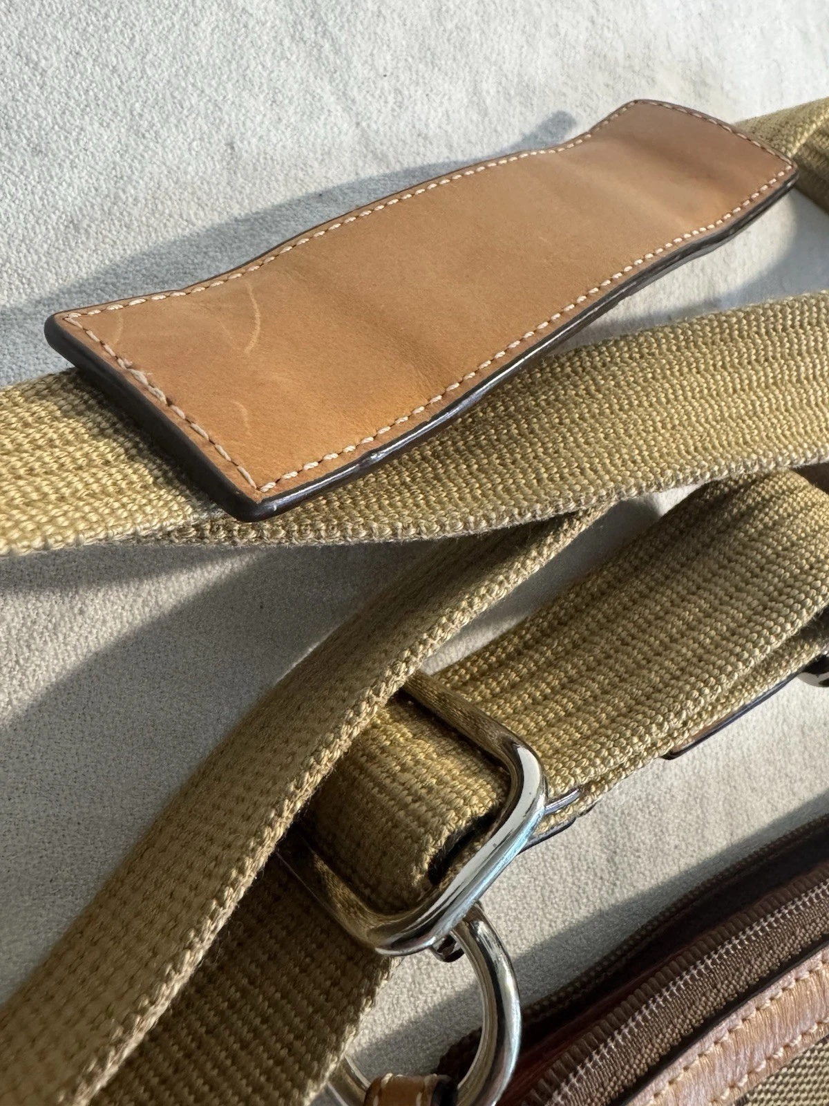 Tracolla regolabile stampa firma Coach vintage marrone e marrone jacquard