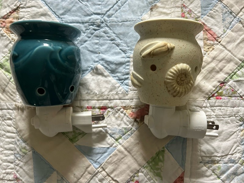 Scentsy lot set 2 Waves seashells Plug-In Wax Warmer Beach coastal ocean EUC