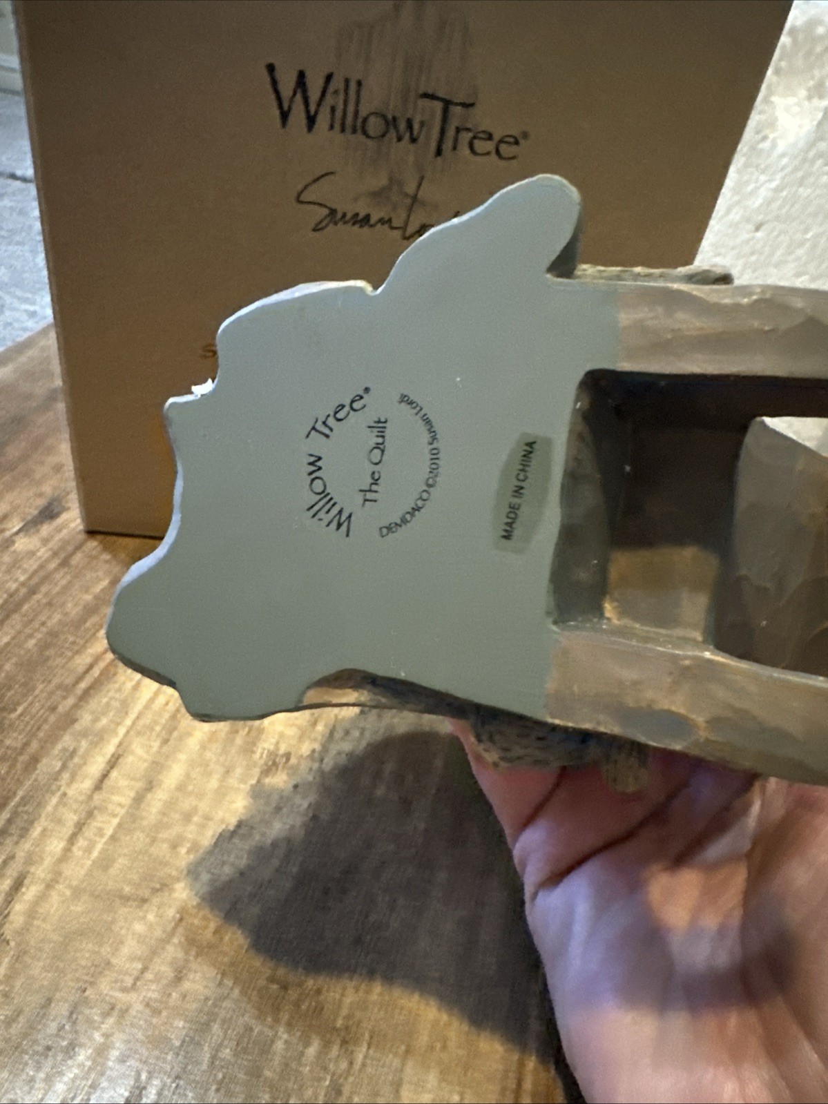 Willow Tree "The Quilt" Sculpted Hand Painted Figure Demdaco - Susan Lordi 2010