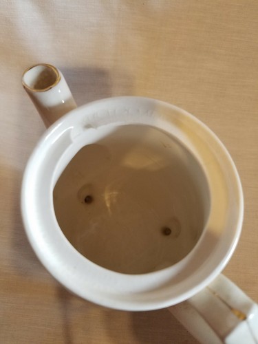 Vintage White 120V350W Porcelain Teapot With Rose Design Made in Japan - Picture 6 of 10