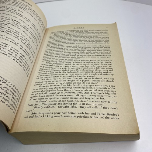 RIDERS By Jilly Cooper - Vintage Paperback - Third Print - Used, Look - Read - Picture 16 of 20