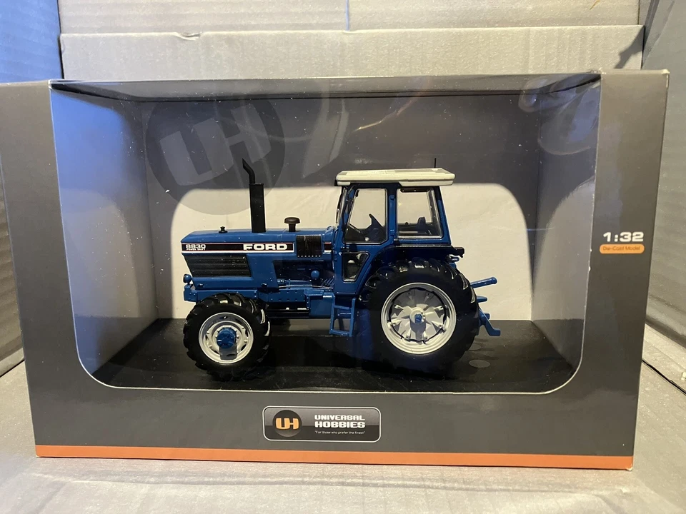Universal Hobbies Ford 8830 Powershift Tractor 1989 ( 1-32 Scale) Item 4030 - Image 3 of 4