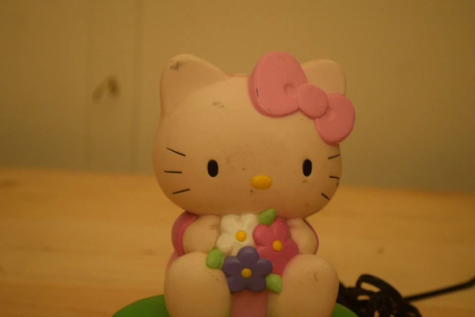 Vintage Sanrio NL-HKC206 Hello Kitty Bedroom Night Light Digital Alarm Clock - Image 2 of 4