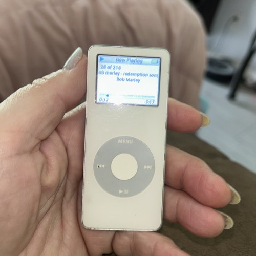 Apple iPod 2GB, Model A1137 2006 EMC 2066 MA004LL J706 funktioniert gut!!!