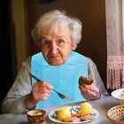  120 Pcs Sabberlatz Für Erwachsene Lätzchen Essen Ältere Menschen