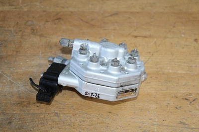#ad 1981 91 MERCEDES BOSCH W126 560SL 560SEL 420SEL FUEL DISTRIBUTOR 0438101018 OEM $199.00