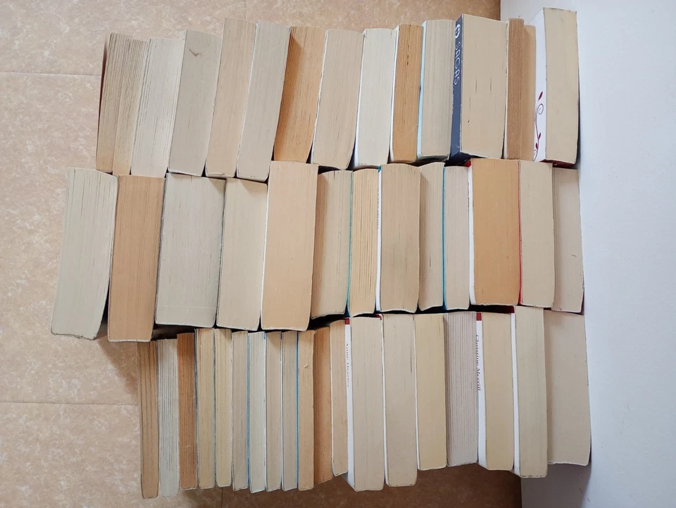 Lot de plus de 45 livres Collection Harlequin - Photo 3/4