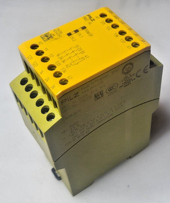 Pilz PNOZ X4 774730 Not-Aus Sicherheitsrelais 24V DC   3 Schließer / 1 Öffner