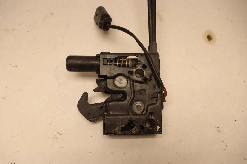 2018-2024 AUDI SQ5 Q5 FRONT LEFT & RIGHT BONNET HOOD LATCH LOCK ASSEMBLY OEM - Image 2 of 4