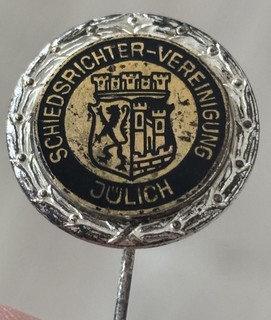 alte Ehrennadel von der Schiedsrichtervereinigung Jülich emailliert