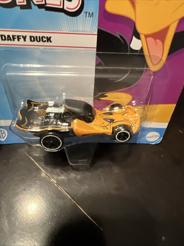 Hot Wheels Looney Tunes- Daffy Duck Black - 2023 Character Cars - Picture 3 of 5