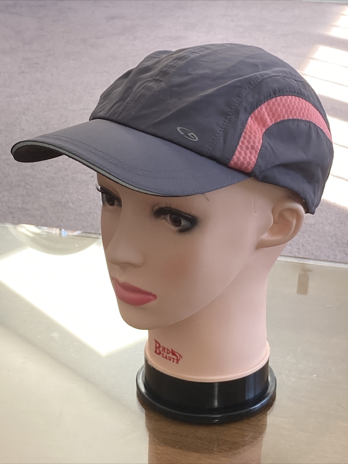 WOMAN’S ACTIVEWARE CAP - image 1