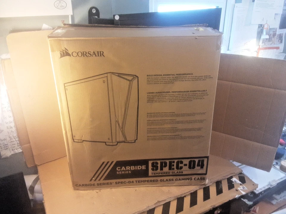 corsair CARBIDE SEREIS SPEC-04 TEMPERED GLASS GAMING CASE BOXED - Image 3 of 4