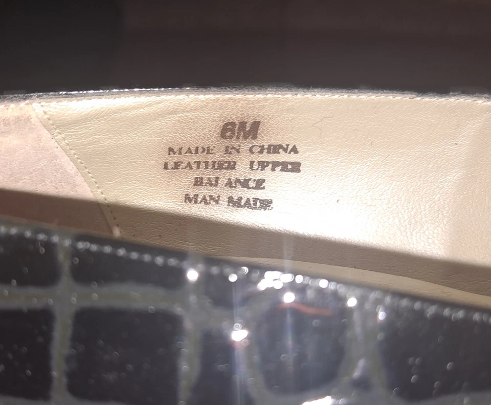 Womans Andrew Geller High Heel Snakeskin Pattern Shoes- Size 6m (Only Worn Once) - Image 4 of 4