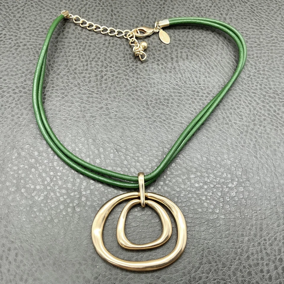 Collar Chico's Cordón Verde Tono Dorado Doble Ovalado Colgante Ajustable Declaración Foto 2 de 4