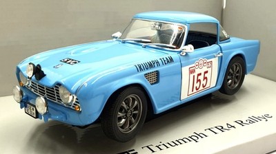 Revell Maßstab 1:18 Diecast 08873 - Triumph TR4 Rallye #155 - hellblau