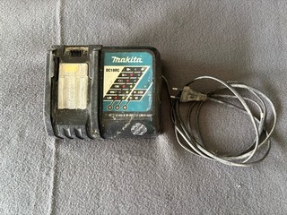 Makita DC18RC Ladegerät Original Schnellladegerät