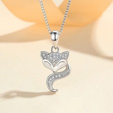 Charming Necklace with Unique Pendant Design Perfect for Outfit Enhancement