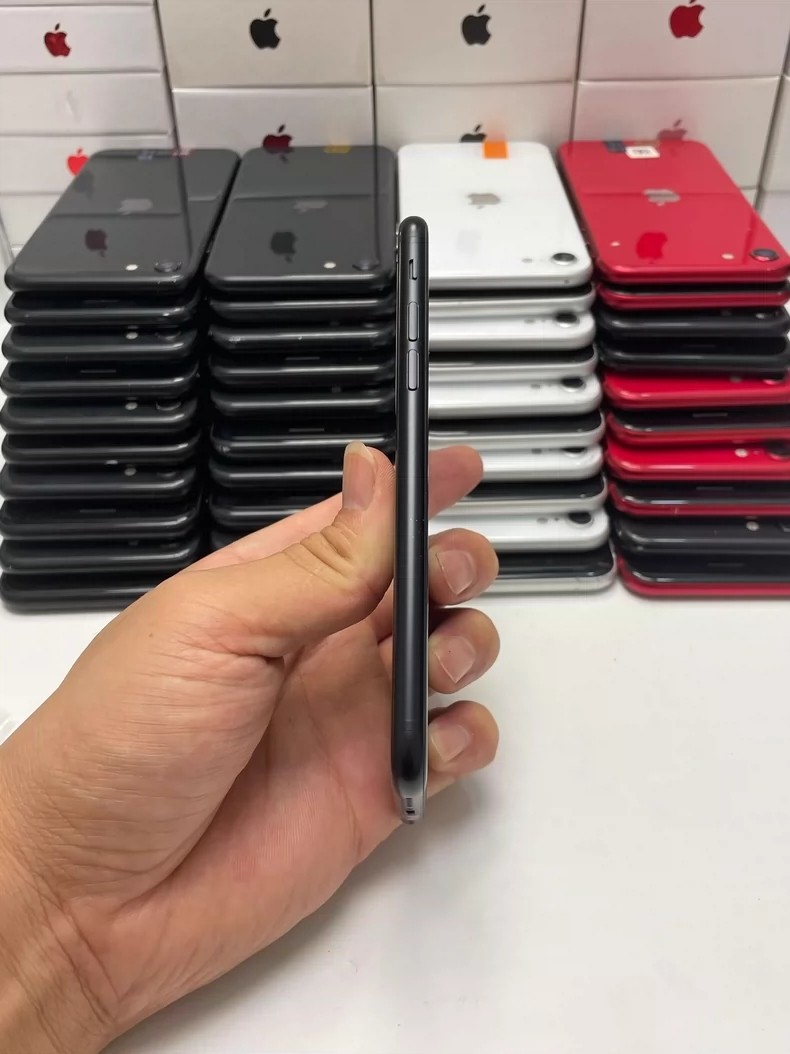 Apple iPhone SE (2nd generation) 64GB/128GB/256GB unlocked IOS18