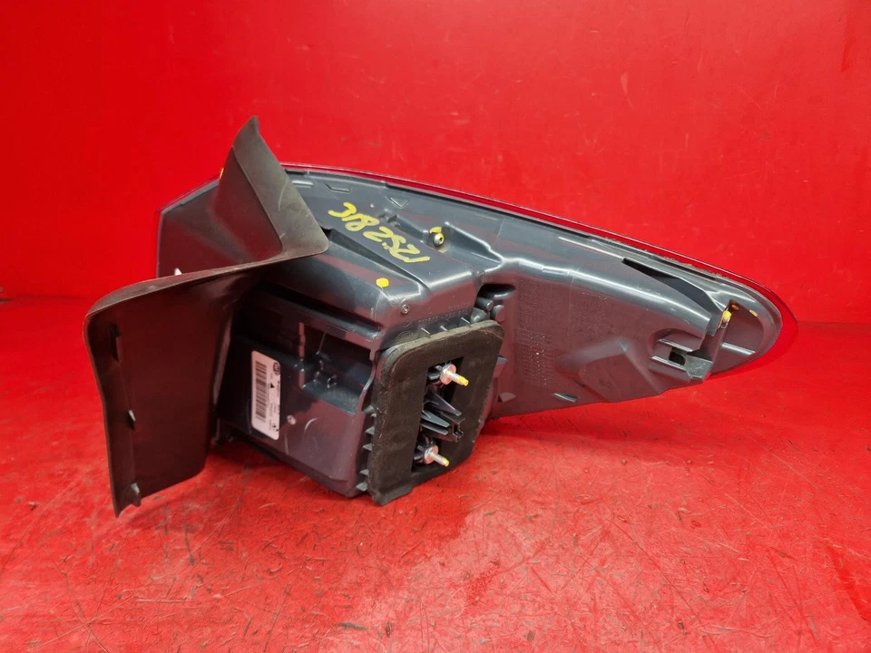 BMW X6 F16 TAIL LIGHT PASSENGER SIDE NEARSIDE LH 2017 - Image 4 of 4