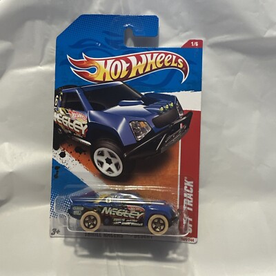 Hot Wheels Thrill Racers Desert '11 Off Track Mattel Die Cast Car Scale 1 64