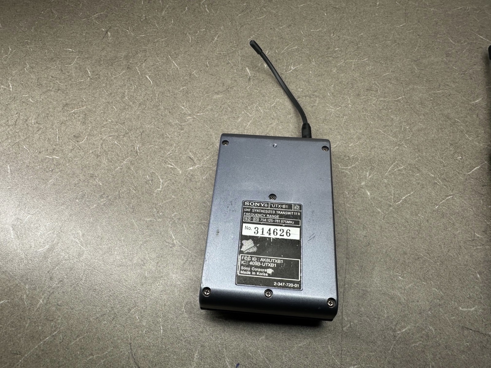 Sony UHF Synthesized Diversity Tuner URX-B1 & URX-P1