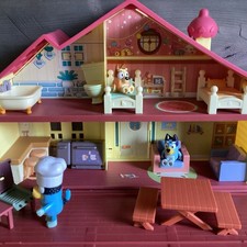 Bluey Family Home House Pack  Go Playset Dollhouse w/ Furniture  Figures
