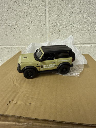 Uni Fortune Ford Bronco Park Ranger 1:32 Diecast Pull & Go - Officially Licensed - Bild 1 von 5