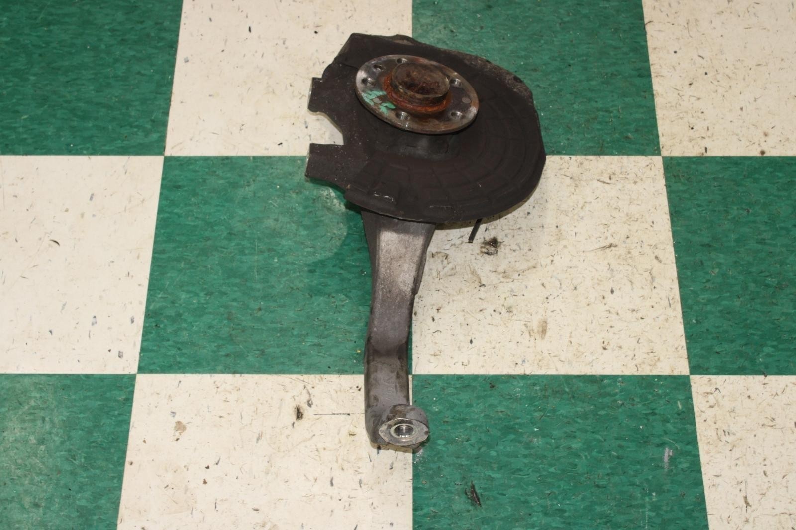 Maserati Ghibli 2014-2021 Front Right Steering wheel hub