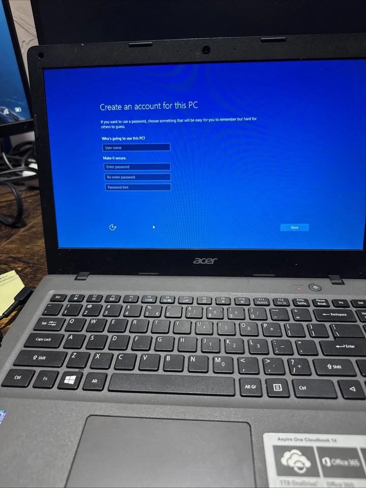 Acer Cloudbook AO1-431-C8G8 14" Laptop Intel Celeron 2GB RAM 1tb With Cord - Image 2 of 4