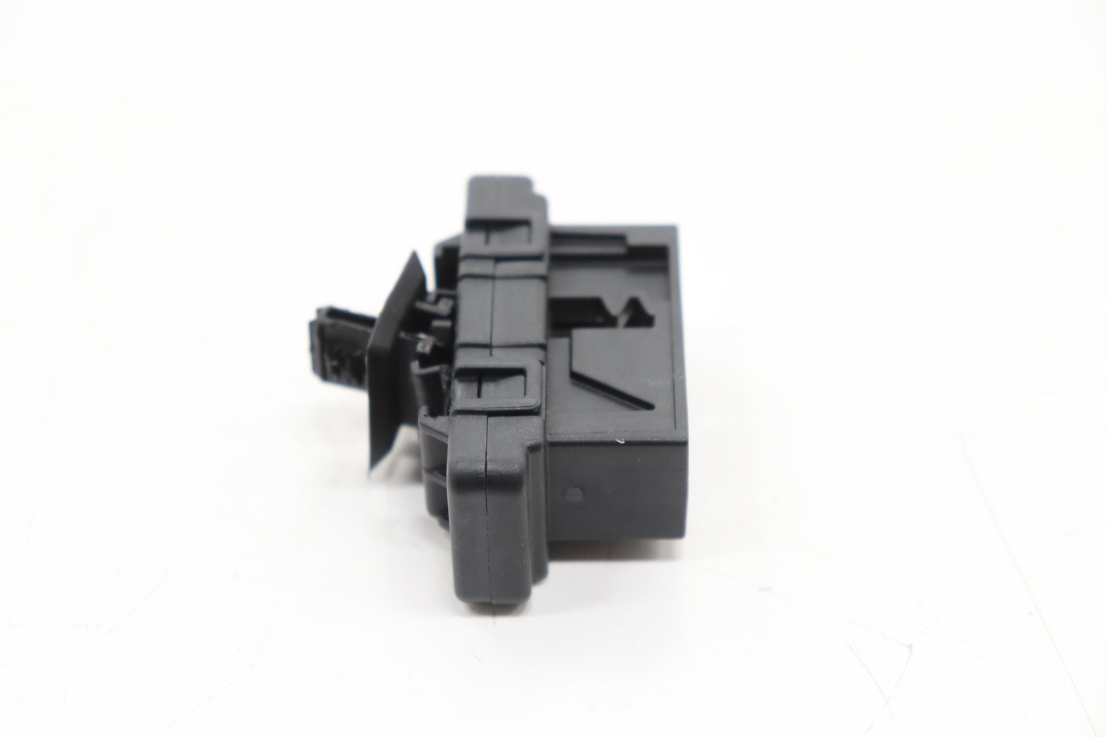 2016 - 2024 MINI CLUBMAN F54 INTERFACE BUS CONTROL MODULE CONNECTOR OEM 6814609