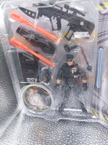 EXO SUIT With FIGURE True Heroes Sentinel 1 Toys R Us - New and Sealed - Picture 8 of 8