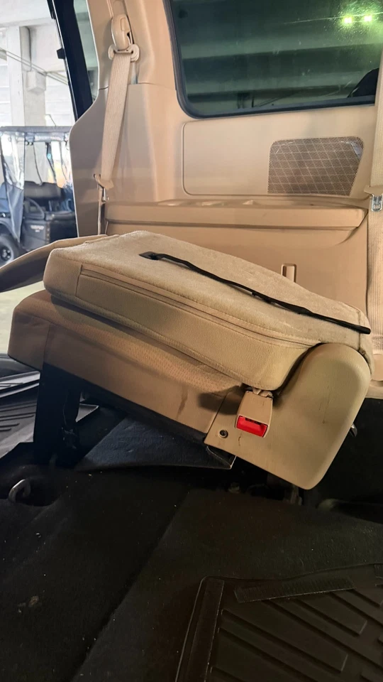 Asiento derecho genuino OEM tercera fila tela beige para Dodge Grand Caravan Foto 2 de 3