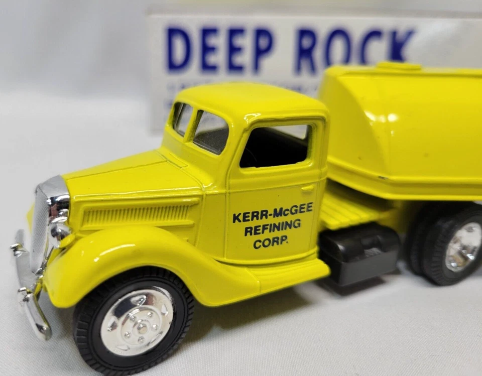 ERTL Deep Rock 1937 Ford Tractor Tanker Coin Bank - Limited Edition 1 of 5000 - Image 4 of 4