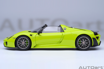 PORSCHE 918 SPYDER WEISSACH PACKAGE ACID GREEN 1:18 by AUTOART