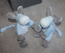 DOUDOU NOUKIES ANE BLEU GRIS BLANC  21 CM LOT 2 NEUF